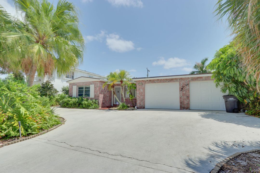 Active With Contract: $1,150,000 (3 beds, 2 baths, 1825 Square Feet)