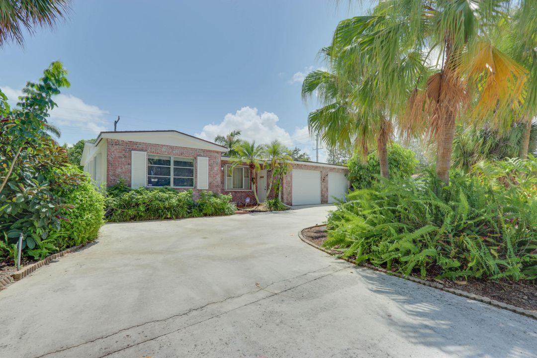 Active With Contract: $1,150,000 (3 beds, 2 baths, 1825 Square Feet)