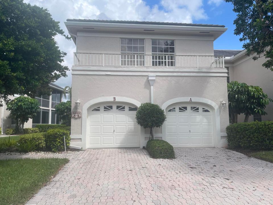 Recently Sold: $400,000 (3 beds, 2 baths, 1837 Square Feet)