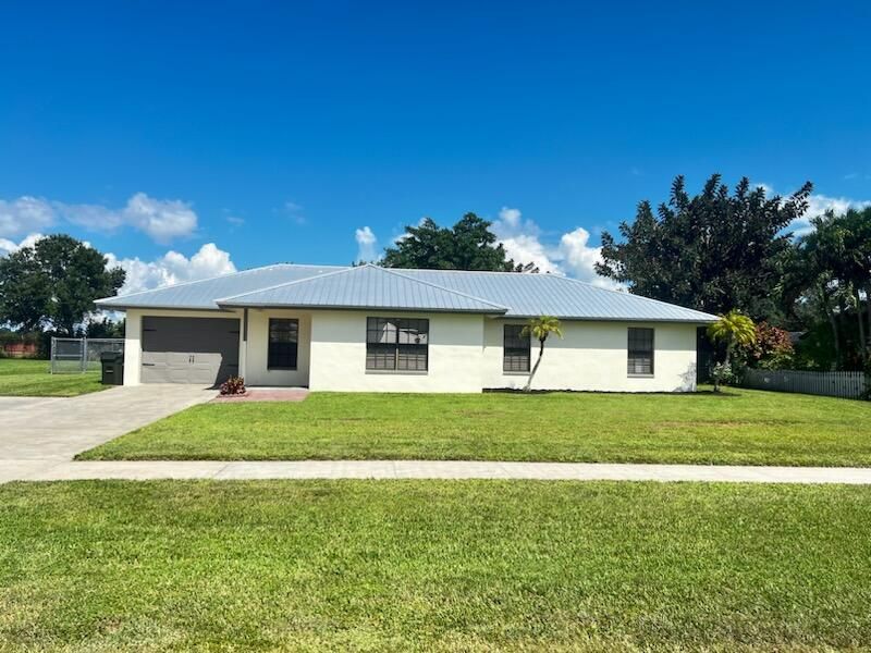 Recently Sold: $430,000 (3 beds, 2 baths, 1442 Square Feet)