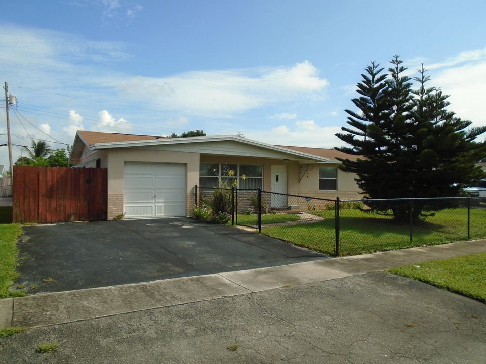 Recently Sold: $427,000 (3 beds, 2 baths, 1144 Square Feet)