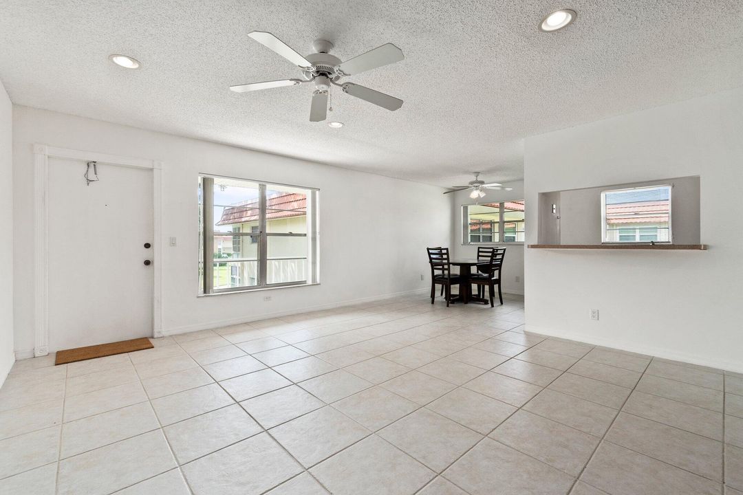 Active With Contract: $145,999 (2 beds, 2 baths, 1000 Square Feet)