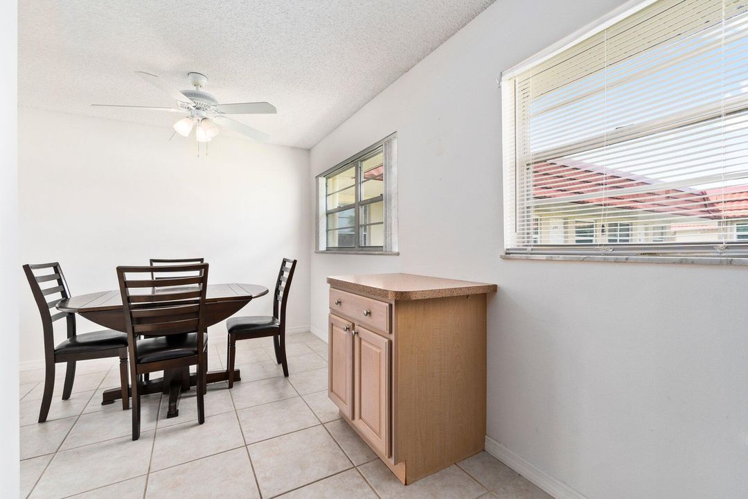 Active With Contract: $145,999 (2 beds, 2 baths, 1000 Square Feet)