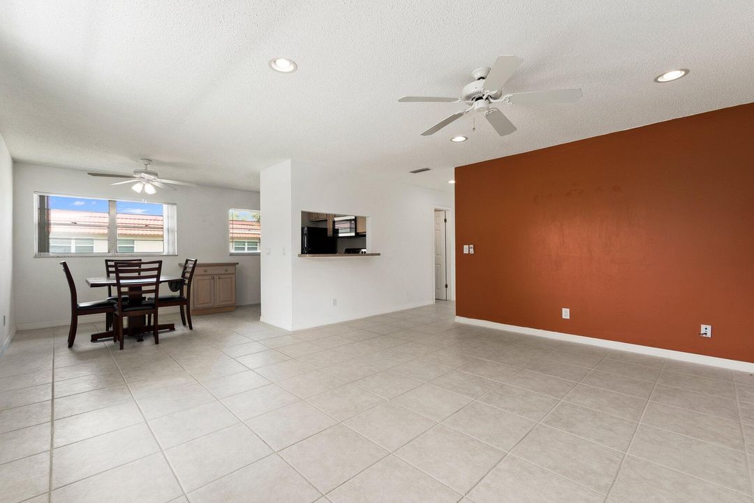 Active With Contract: $145,999 (2 beds, 2 baths, 1000 Square Feet)