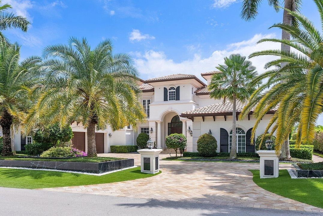 Recently Sold: $6,995,000 (5 beds, 5 baths, 5797 Square Feet)