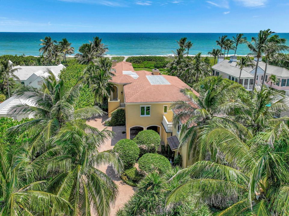 Recently Sold: $9,750,000 (5 beds, 4 baths, 4372 Square Feet)