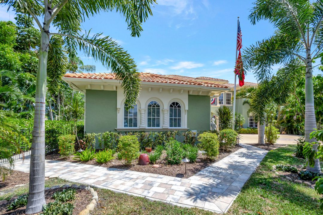 For Sale: $4,449,000 (4 beds, 4 baths, 4560 Square Feet)