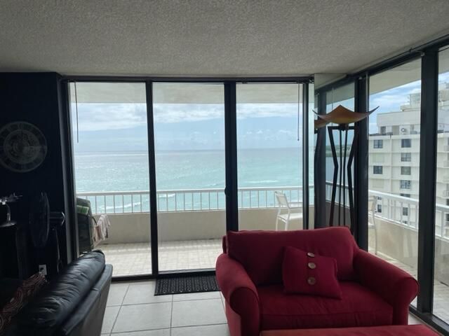 Active With Contract: $6,500 (2 beds, 2 baths, 1435 Square Feet)