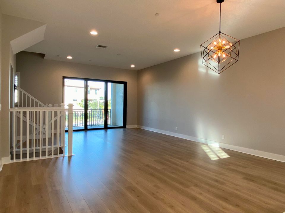 Active With Contract: $4,950 (3 beds, 3 baths, 2252 Square Feet)