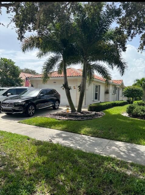Recently Sold: $465,500 (2 beds, 2 baths, 1680 Square Feet)