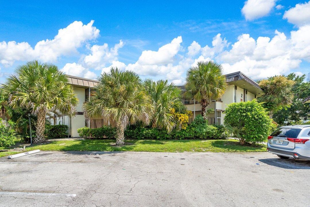 Recently Sold: $160,000 (2 beds, 2 baths, 1080 Square Feet)