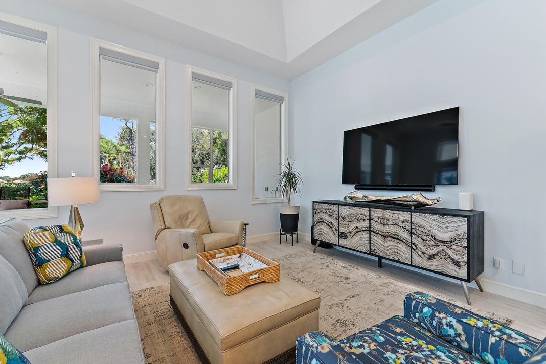 Active With Contract: $2,100,000 (3 beds, 3 baths, 3937 Square Feet)