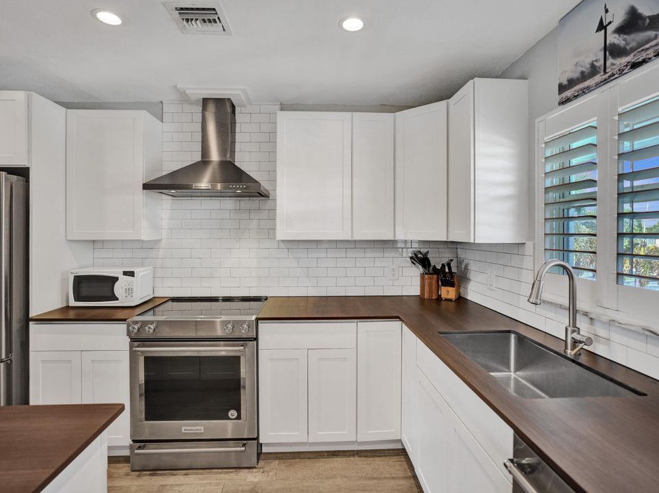 For Sale: $495,000 (2 beds, 2 baths, 1248 Square Feet)
