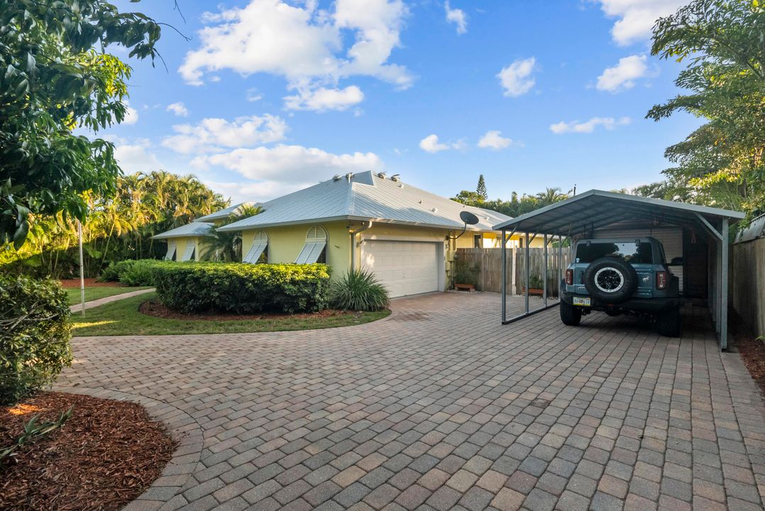 Active With Contract: $1,050,000 (4 beds, 3 baths, 2806 Square Feet)