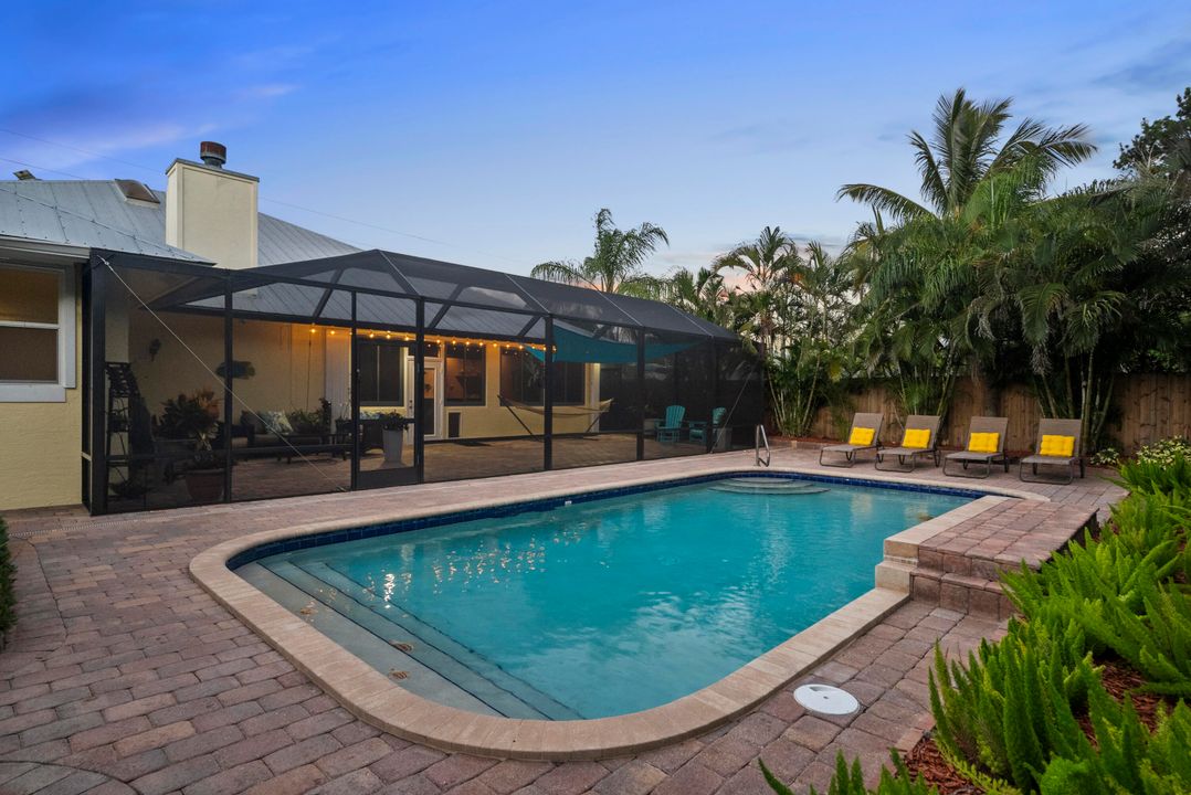 Active With Contract: $1,050,000 (4 beds, 3 baths, 2806 Square Feet)