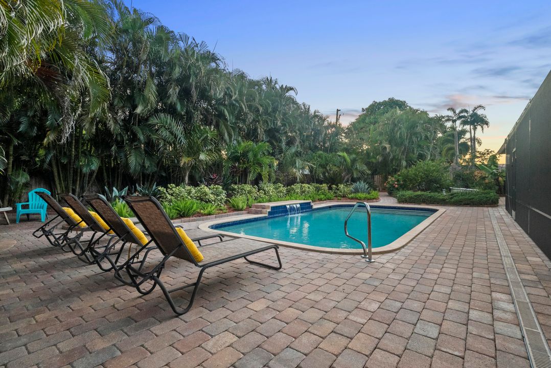 Active With Contract: $1,050,000 (4 beds, 3 baths, 2806 Square Feet)