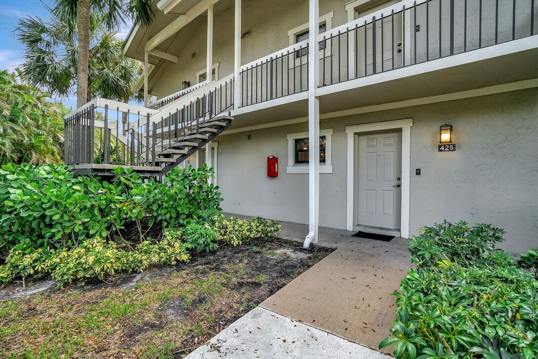 Active With Contract: $5,500 (1 beds, 1 baths, 900 Square Feet)