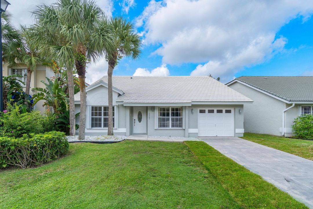 Recently Sold: $619,000 (3 beds, 2 baths, 1920 Square Feet)