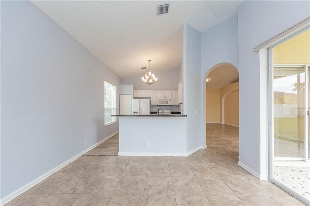 Active With Contract: $2,400 (3 beds, 2 baths, 1513 Square Feet)