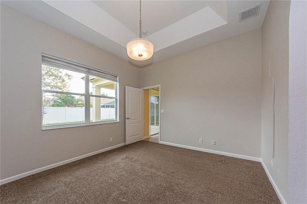 Active With Contract: $2,400 (3 beds, 2 baths, 1513 Square Feet)