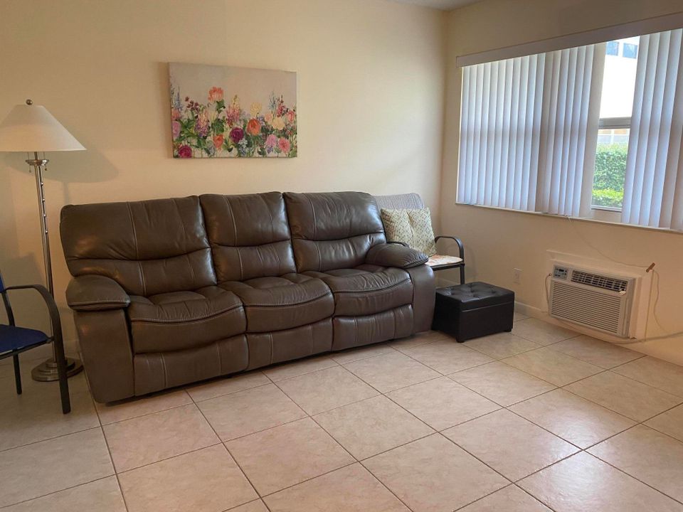 Recently Sold: $98,000 (1 beds, 1 baths, 532 Square Feet)