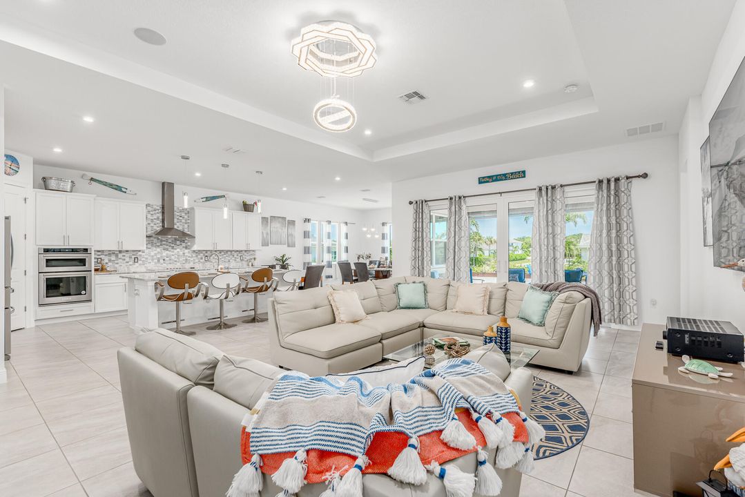 Active With Contract: $1,599,000 (4 beds, 3 baths, 3055 Square Feet)