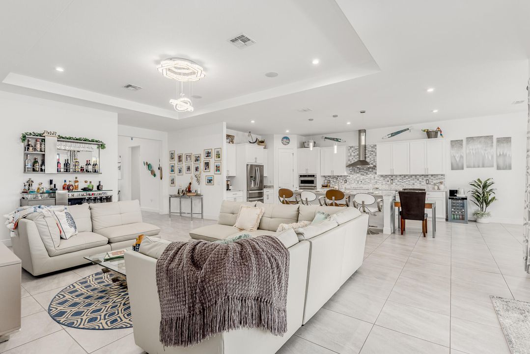 Active With Contract: $1,599,000 (4 beds, 3 baths, 3055 Square Feet)