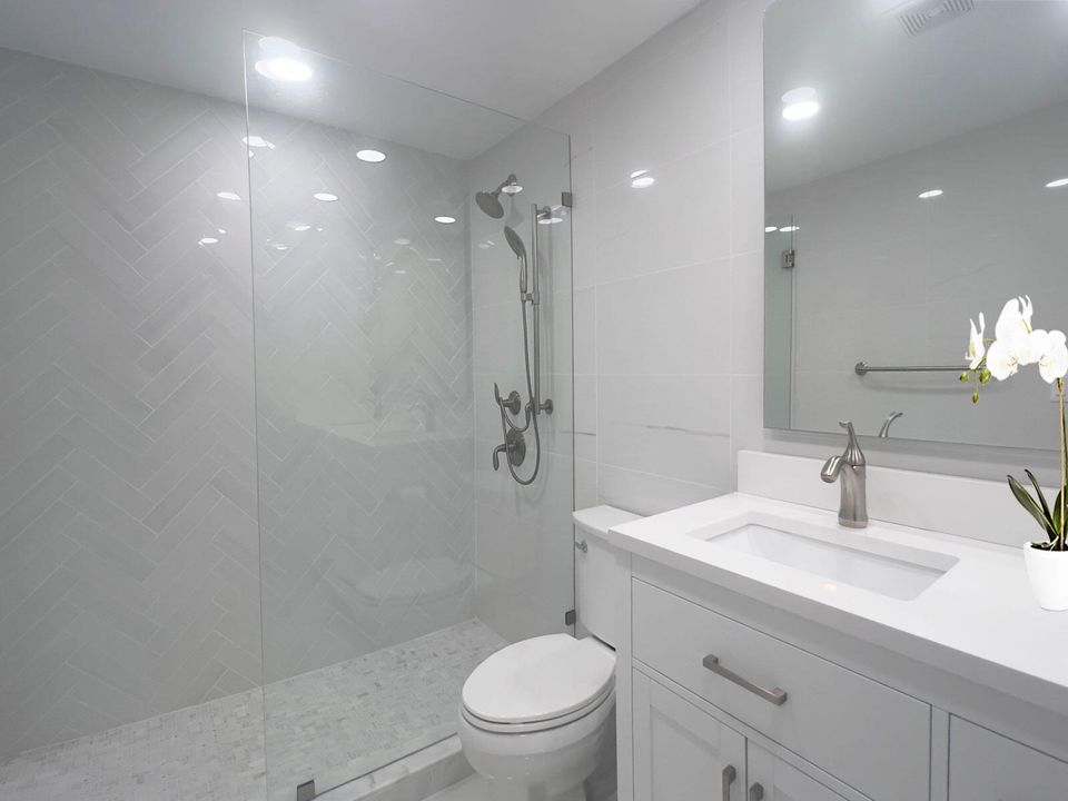 Active With Contract: $11,500 (2 beds, 2 baths, 1402 Square Feet)