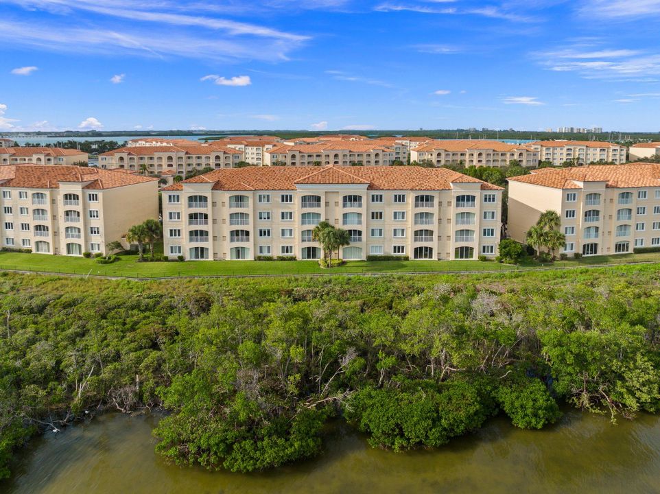 Active With Contract: $419,000 (2 beds, 2 baths, 1989 Square Feet)