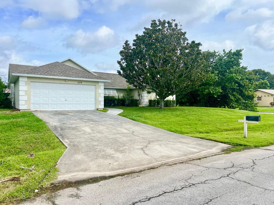 Active With Contract: $339,900 (3 beds, 2 baths, 1812 Square Feet)