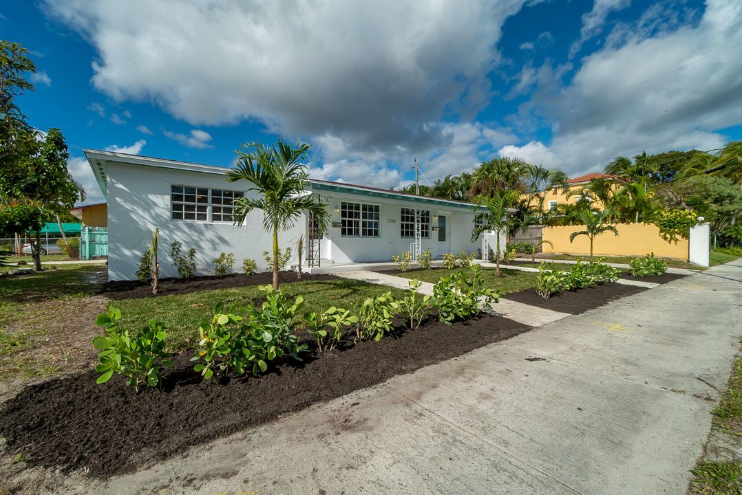 最近售出: $999,999 (0 贝兹, 0 浴室, 1680 平方英尺)