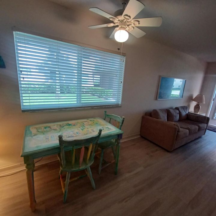 Active With Contract: $99,900 (1 beds, 1 baths, 868 Square Feet)