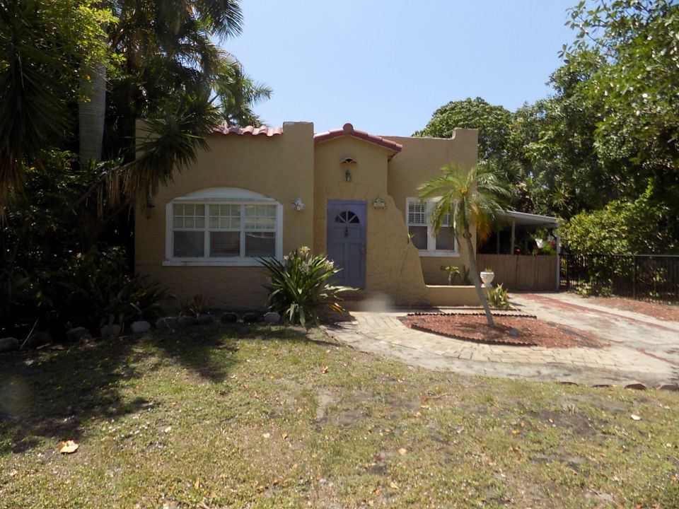 Active With Contract: $1,650 (2 beds, 1 baths, 1350 Square Feet)