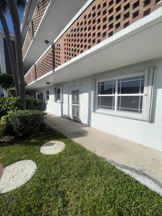 Recently Sold: $178,000 (2 beds, 2 baths, 920 Square Feet)