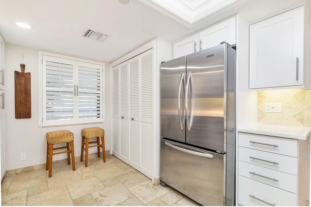 For Sale: $649,000 (2 beds, 2 baths, 1368 Square Feet)