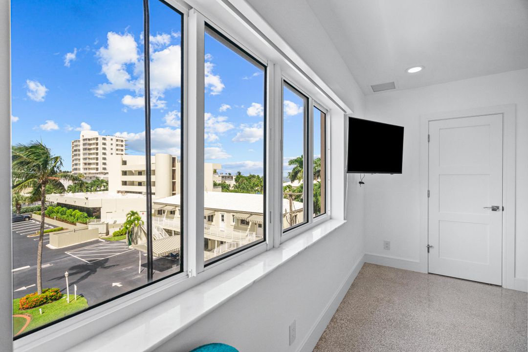 Active With Contract: $10,000 (2 beds, 2 baths, 1378 Square Feet)