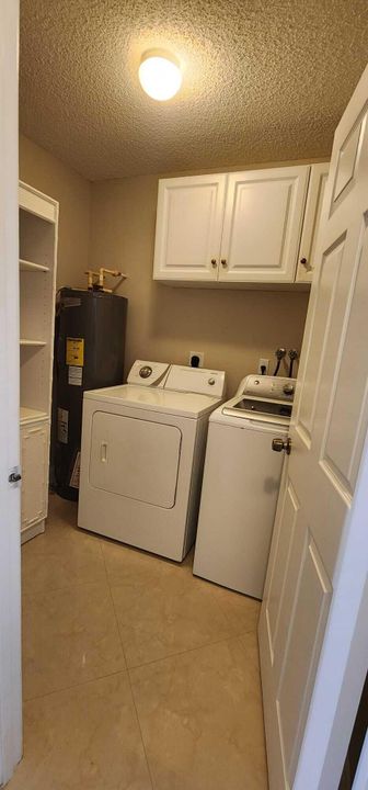 Active With Contract: $3,400 (3 beds, 2 baths, 2004 Square Feet)