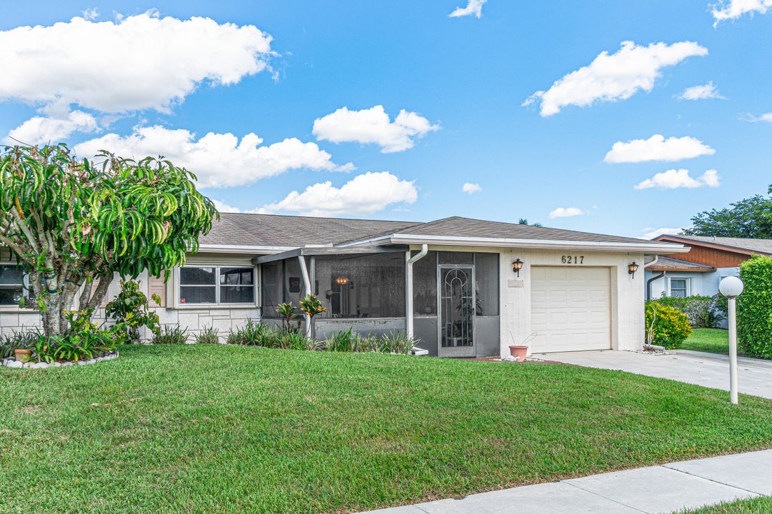 Recently Sold: $300,000 (2 beds, 2 baths, 1512 Square Feet)