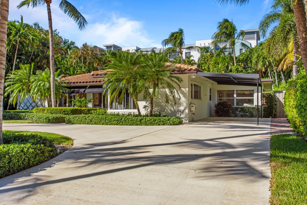 Active With Contract: $2,495,000 (3 beds, 3 baths, 2662 Square Feet)