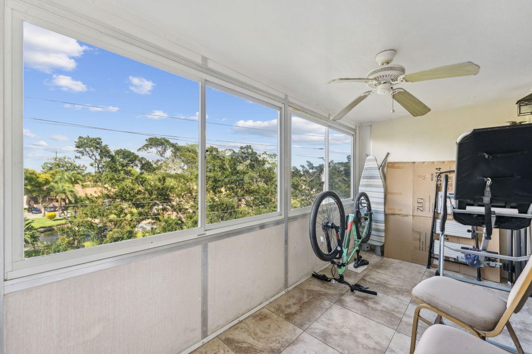 Active With Contract: $192,500 (1 beds, 1 baths, 741 Square Feet)