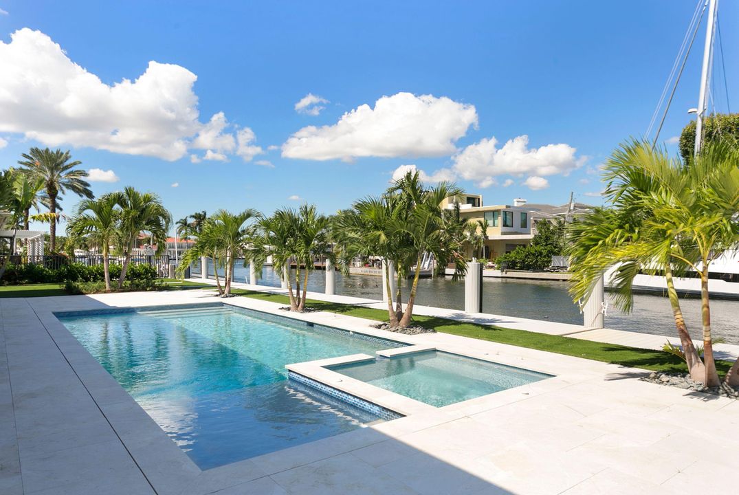 Active With Contract: $6,950,000 (4 beds, 4 baths, 4652 Square Feet)