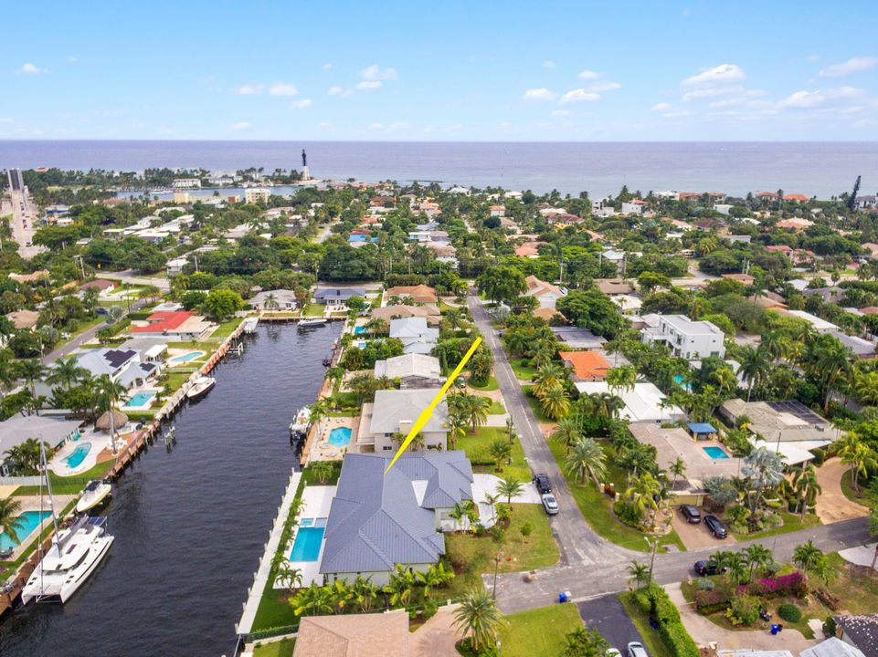 Active With Contract: $6,950,000 (4 beds, 4 baths, 4652 Square Feet)