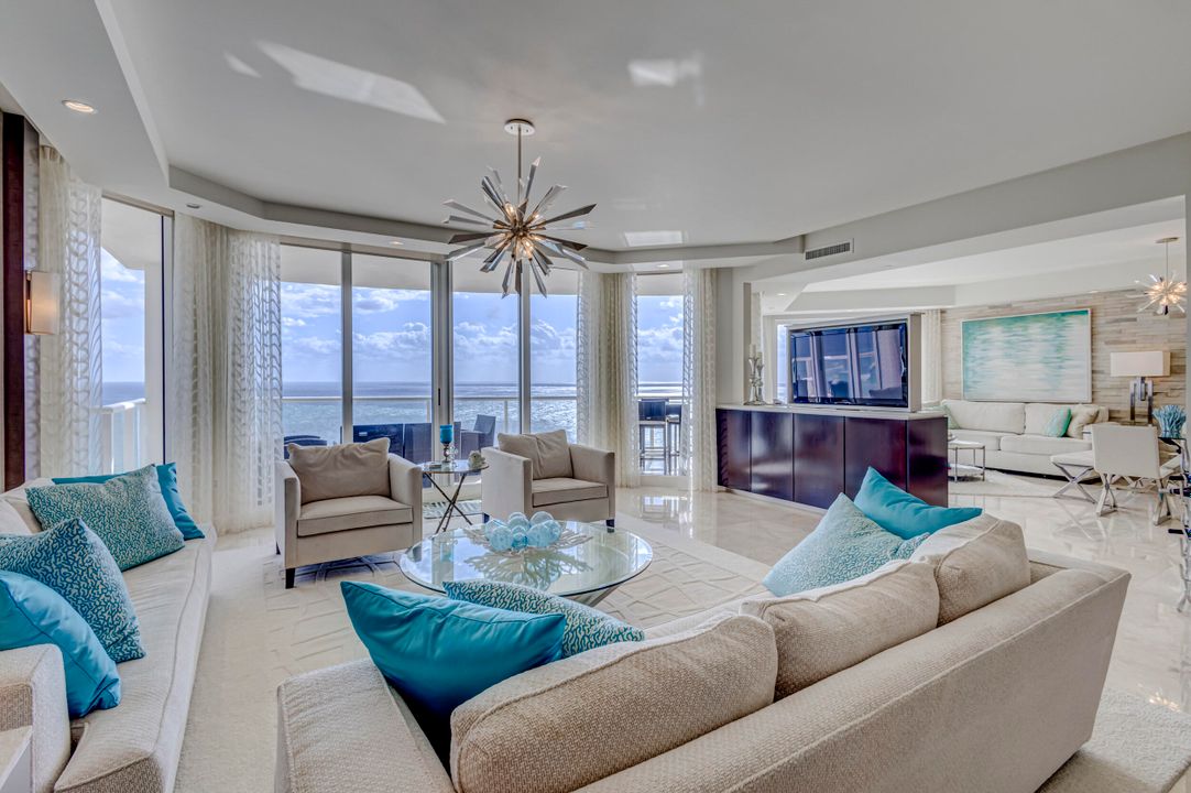 Active With Contract: $4,500,000 (3 beds, 3 baths, 3605 Square Feet)