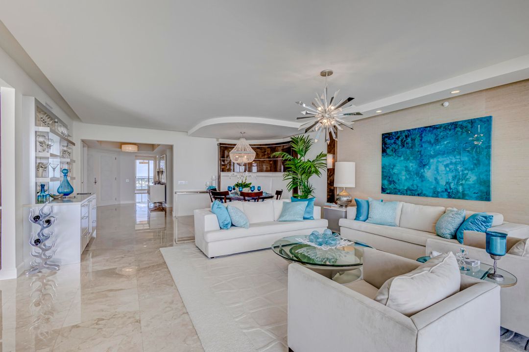 Active With Contract: $4,500,000 (3 beds, 3 baths, 3605 Square Feet)