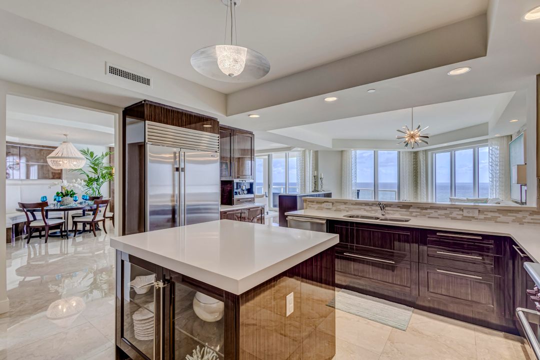 Active With Contract: $4,500,000 (3 beds, 3 baths, 3605 Square Feet)