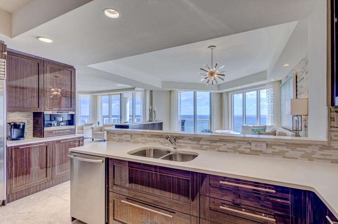 Active With Contract: $4,500,000 (3 beds, 3 baths, 3605 Square Feet)