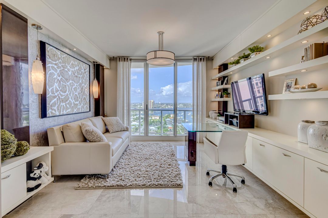 Active With Contract: $4,500,000 (3 beds, 3 baths, 3605 Square Feet)