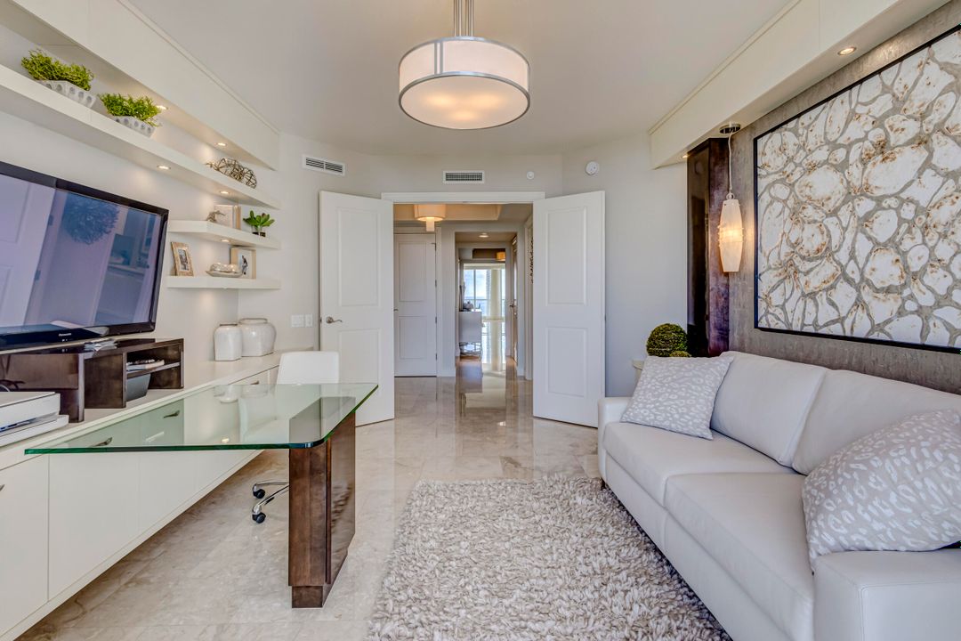 Active With Contract: $4,500,000 (3 beds, 3 baths, 3605 Square Feet)