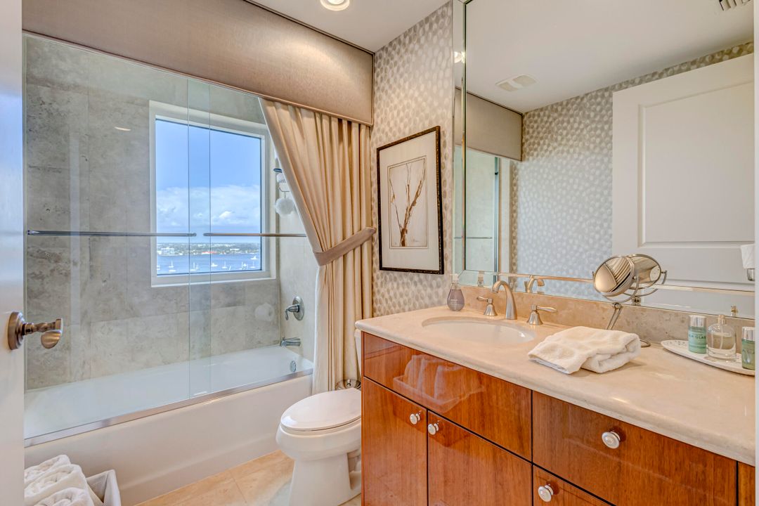 Active With Contract: $4,500,000 (3 beds, 3 baths, 3605 Square Feet)