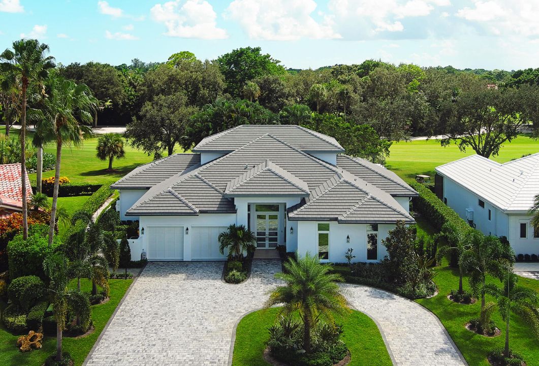 Recently Sold: $3,100,000 (4 beds, 3 baths, 3968.7 Square Feet)